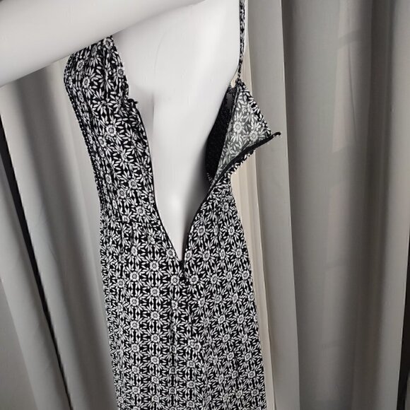 Old Navy Women's B&W Spaghetti Strap Side Zip Sunflower Dress Size Medium - Picture 5 of 11